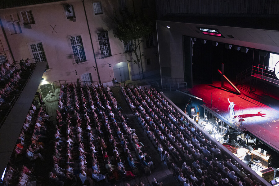 Public au Théâtre de l'Archevêché - Festival d'Aix-en-Provence 2023