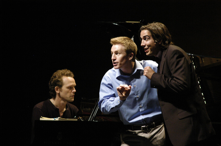 James Elliott (en bleu), Concert de chant, Académie 2007