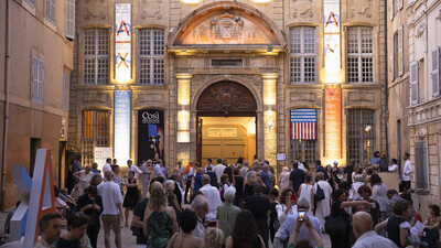 Public au Théâtre de l'Archevêché — Festival d'Aix-en-Provence 2023 © Vincent Beaume